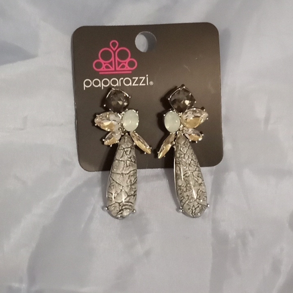 DIY Dazzle Silver Post Earrings. NWT - Picture 1 of 2
